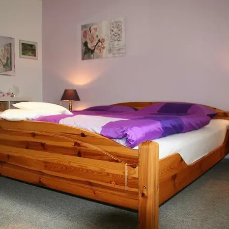 Ferienwohnung Haus Wiesengrund بيسبينغين